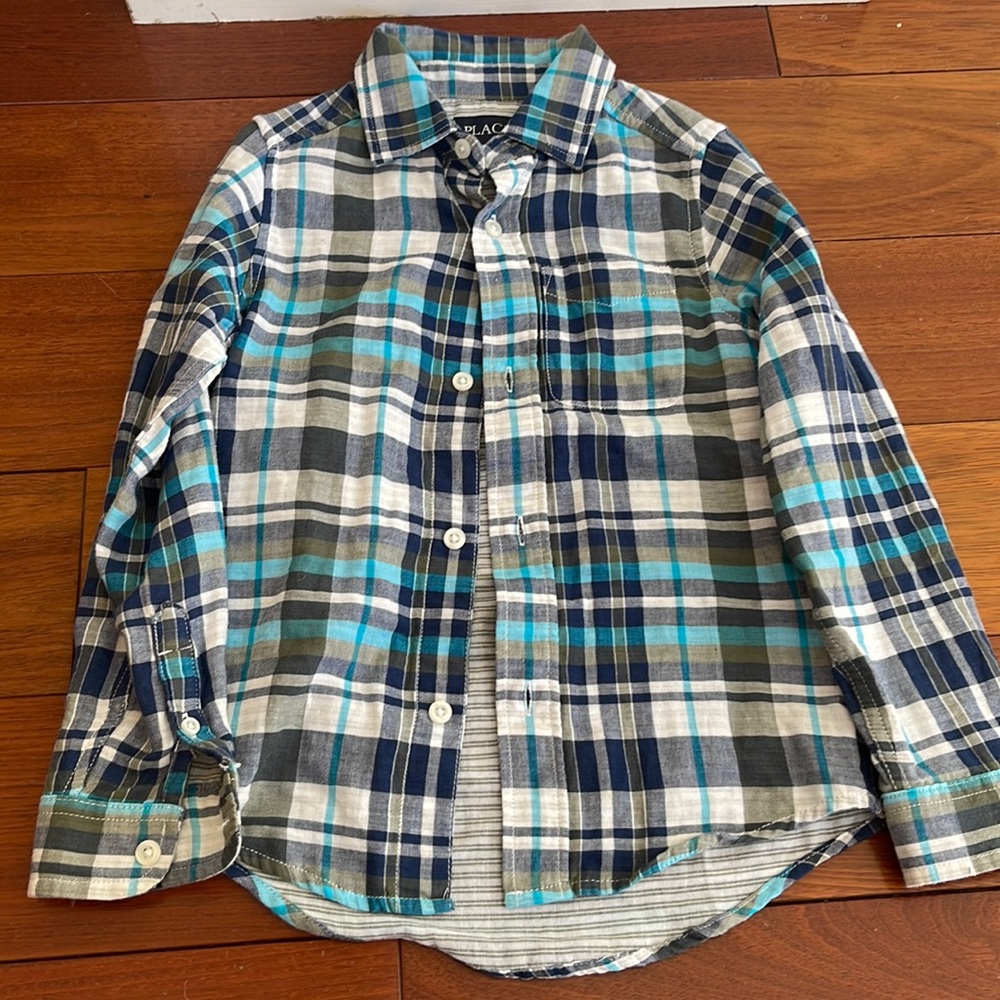 Childrens Place size 5/6 dress shirt
